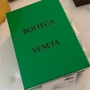 Bottega Veneta!